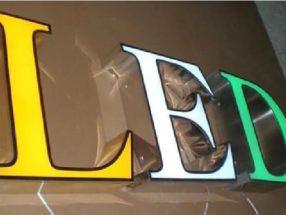 资源介绍LED招牌的基础知识。